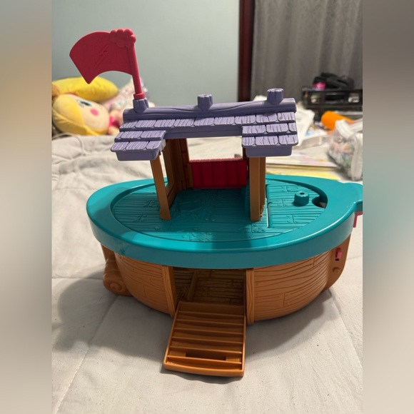 Vintage Fisher Price little people Colorful Animal Ark Playset - Picture 2 of 3